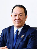 株式会社サイエンスホールディングス 代表取締役会長　青山　恭明