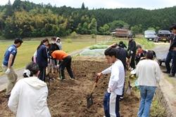 20160515_akiya-saisei2-hatake-seibi2.jpg