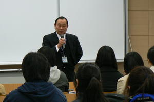 学生部長補佐　田口先生