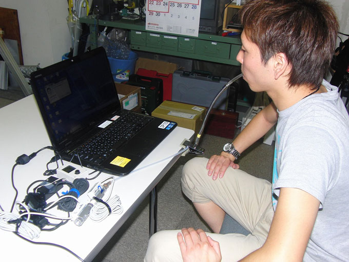 Kinki Univ. develops method to move computer mouse with breath (Source:The Asahi Shimbun)