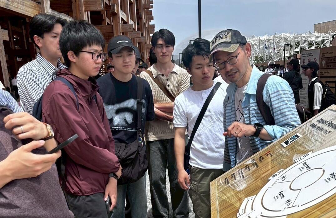 理工学部社会環境工学科 福祉環境計画学研究室が大阪・関西万博会場のユニバーサルデザインについて視察