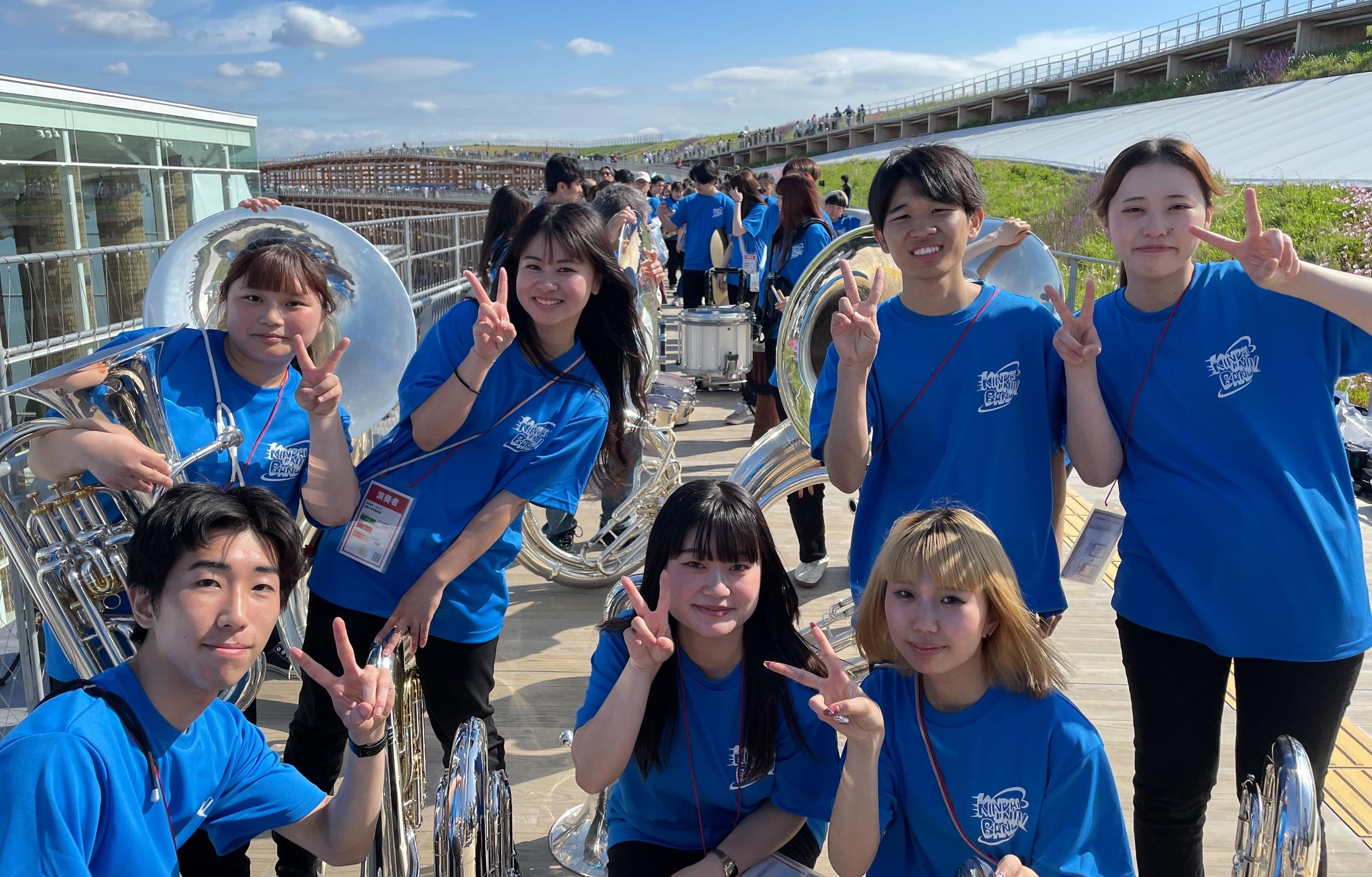 近畿大学吹奏楽部が大屋根リングで開催されたブラスエキスポ2025に参加
