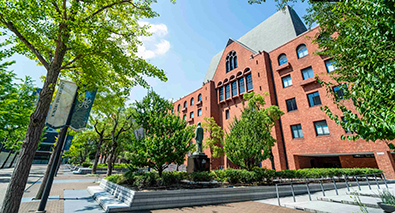 学校法人近畿大学