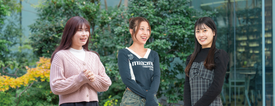 松浪百佳さん、土肥日菜さん、田村梨緒さん