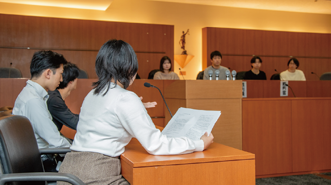 法廷教室（B館）