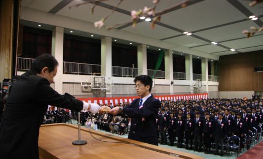 1/20（水）和歌山県内の高校で一番早い卒業式　近畿大学附属和歌山高等学校<br />
