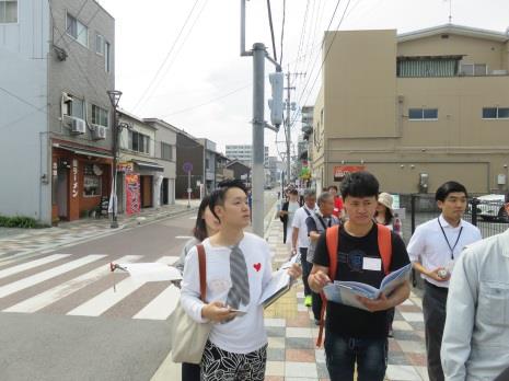 学生による建築提案で社会実験を開始　新飯塚商店街に「にぎわい」を創出するカフェを設置