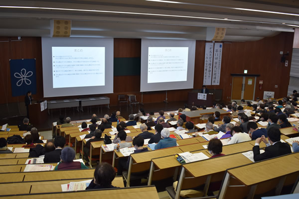 第12回近畿大学病院がんセンター市民公開講座　最新のがん治療や笑いの健康効果　落語家による講演も