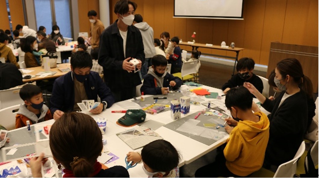 飯塚市主催イベント「エコスタいいづか」に近大生が協力　地元住民の方々と一緒に、環境にやさしいランタンを制作