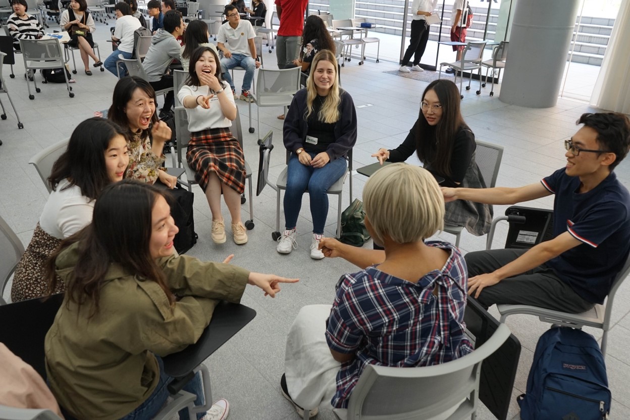 新型コロナ5類移行で、留学生との国際交流も活性化！　日本人学生&times;留学生によるチーム対抗クイズ大会を開催
