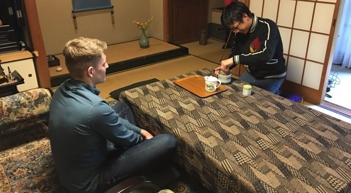 交換留学生が近畿大学教職員の自宅で日本文化を体験　「KINDAIホームビジットプログラム」を3年ぶりに再開