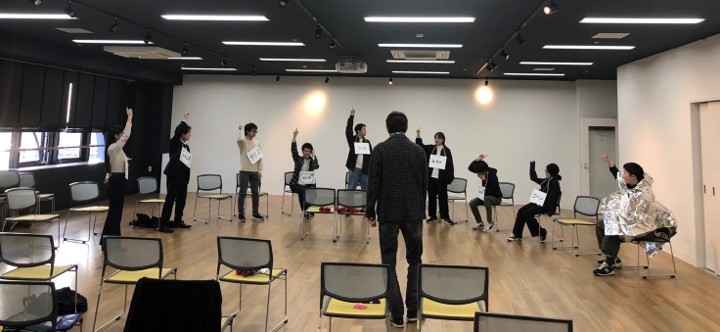 近畿大学客員教授　辰巳琢郎氏による特別授業　「人狼ゲーム」を舞台化した特別授業の成果発表公演を実施