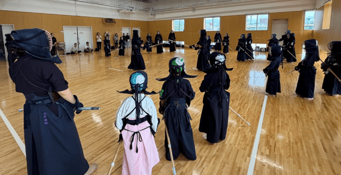近畿大学体育会剣道部が「少年剣道大会」を初開催　5府県34団体から小学生約200人が参加