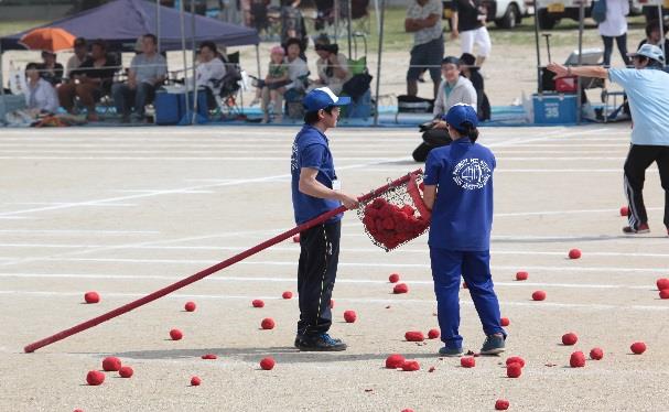 菰田（こもだ）小学校の運動会に、学生サポーター参加　近畿大学九州短期大学ボランティア部の活動