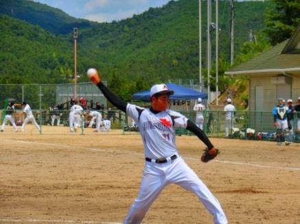 ソフトボール部平岡直樹選手　東広島市長を表敬訪問　国民体育大会広島県チームの2連覇に貢献