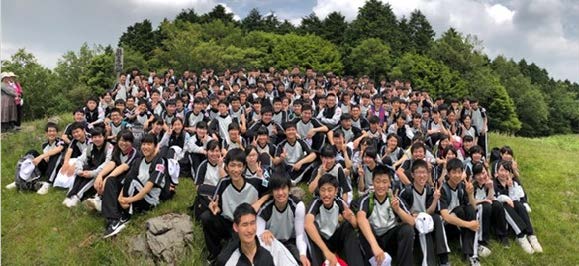 令和元年初　龍王山の山開き安全祈念式　近畿大学附属福岡高校代表生徒が利用者の安全を願い入山宣言