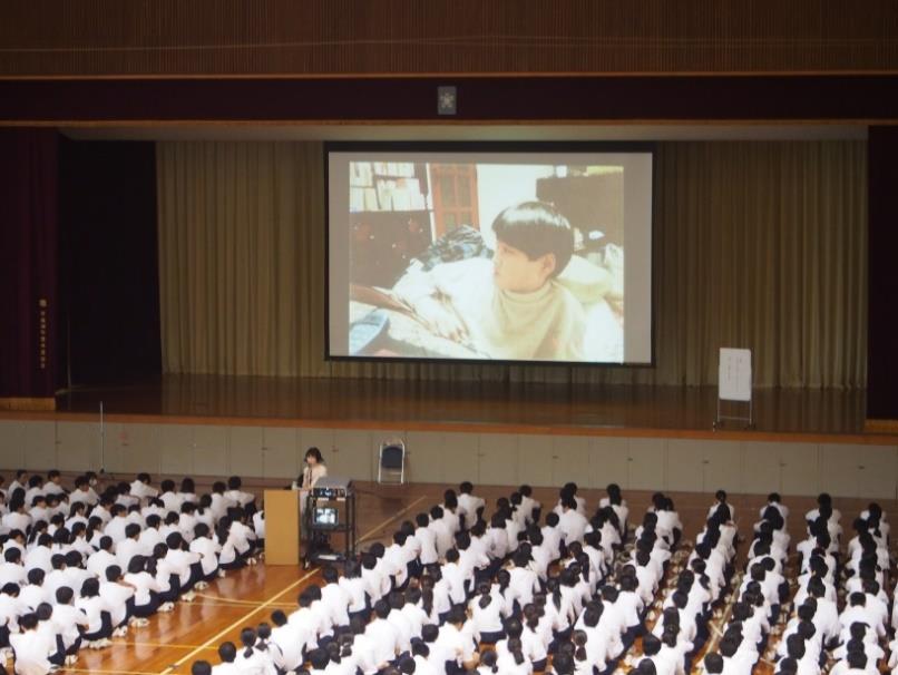 人権教育講演会を実施　「命の大切さ」をテーマに「人を"想う"」ことを学ぶ