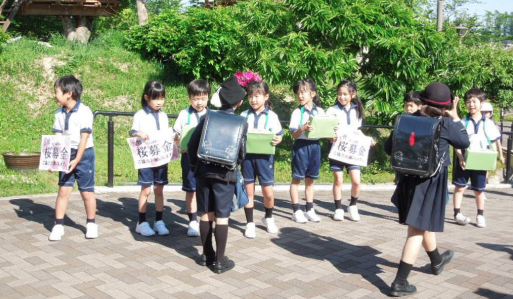 一目千本の桜を守りたい！小学校児童が「吉野の桜募金運動」実施　宿泊学習の際に「吉野の桜を守る会」に贈呈