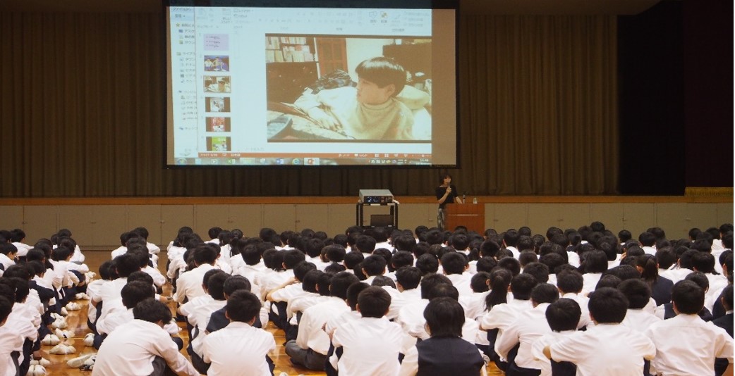 "いのちの講演家"岩崎 順子氏による人権教育講演会を実施　中学生が「いのちの大切さ」を学ぶ
