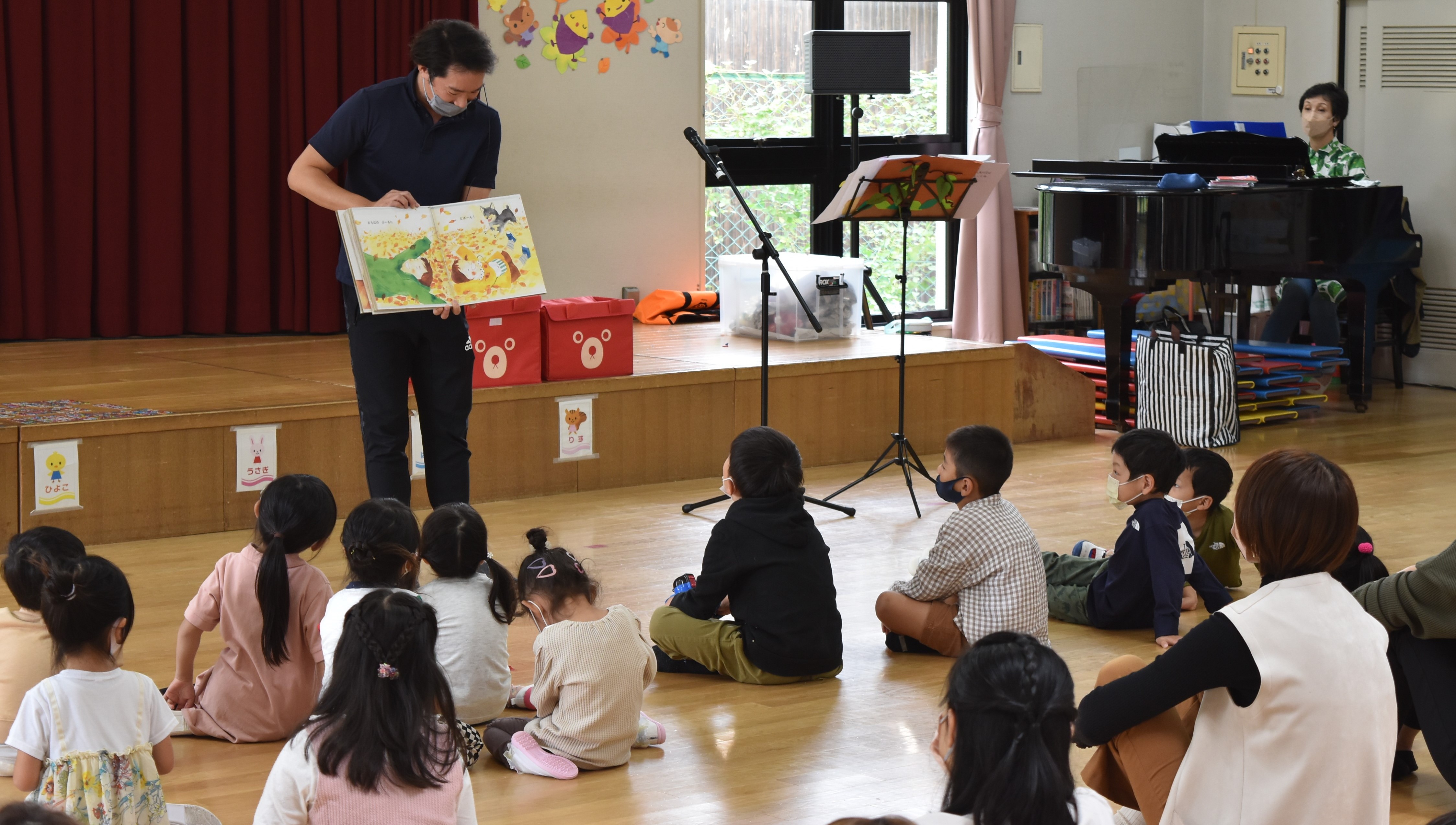 近畿大学九州短期大学保育科で公開講座を開催　子ども用の打楽器を使った音楽あそびを親子で体験