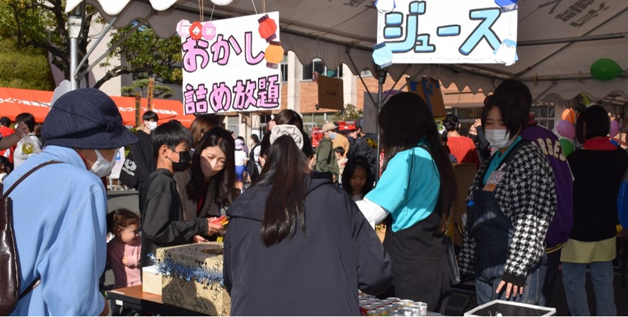 近畿大学九州短期大学　大学祭「第57回梅華祭」を開催　「第45回まつり菰田」と合同開催で地域活性化に貢献