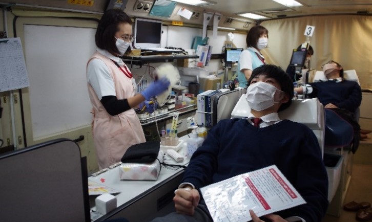 日本赤十字社と生徒会による「献血活動」を実施　高校生が献血の現状を理解し、命の大切さを学ぶ