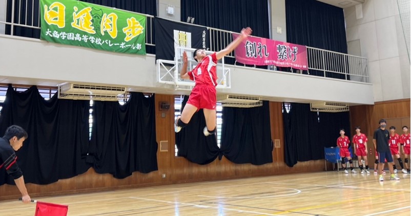 近畿大学附属高等学校バレーボール部3年 下桝登二朗選手　現役高校生Vリーガーとして近畿クラブスフィーダからデビュー