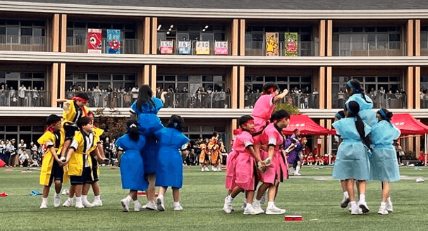 近畿大学附属小学校が「第73回運動会」を開催　校長が作詞作曲のオリジナル曲で児童がよさこい鳴子踊り披露