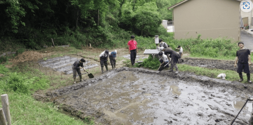 奈良県内の大学初！近畿大学農学部の「近大里山ビオトープ」が環境省の「自然共生サイト」に認定、認定証交付式・見学会を実施