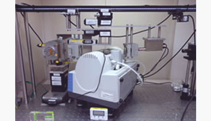X線反射率法と赤外吸収分光法を組み合わせたオリジナルの装置
