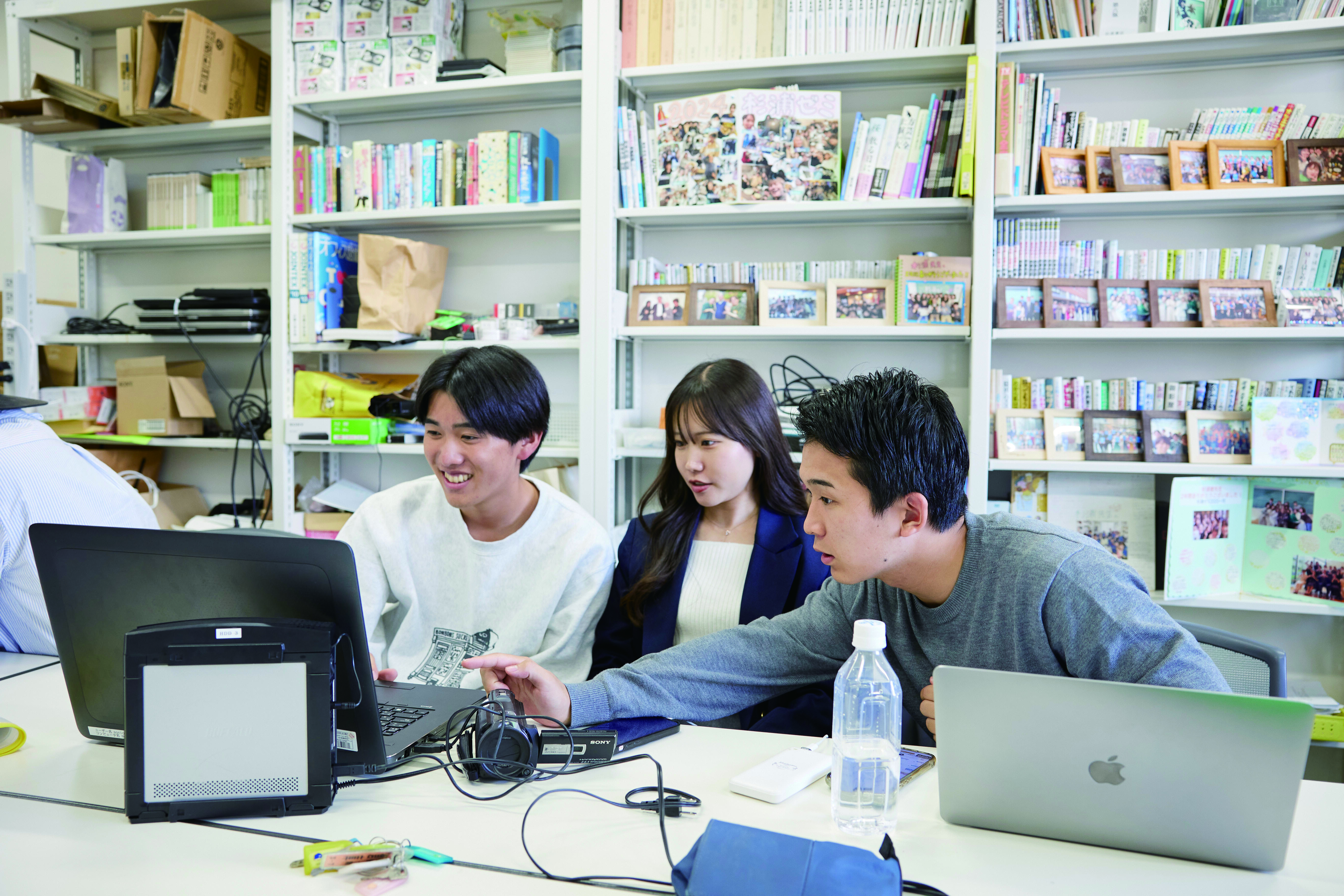 基礎を培い、専門的に学び、 研究テーマへ...