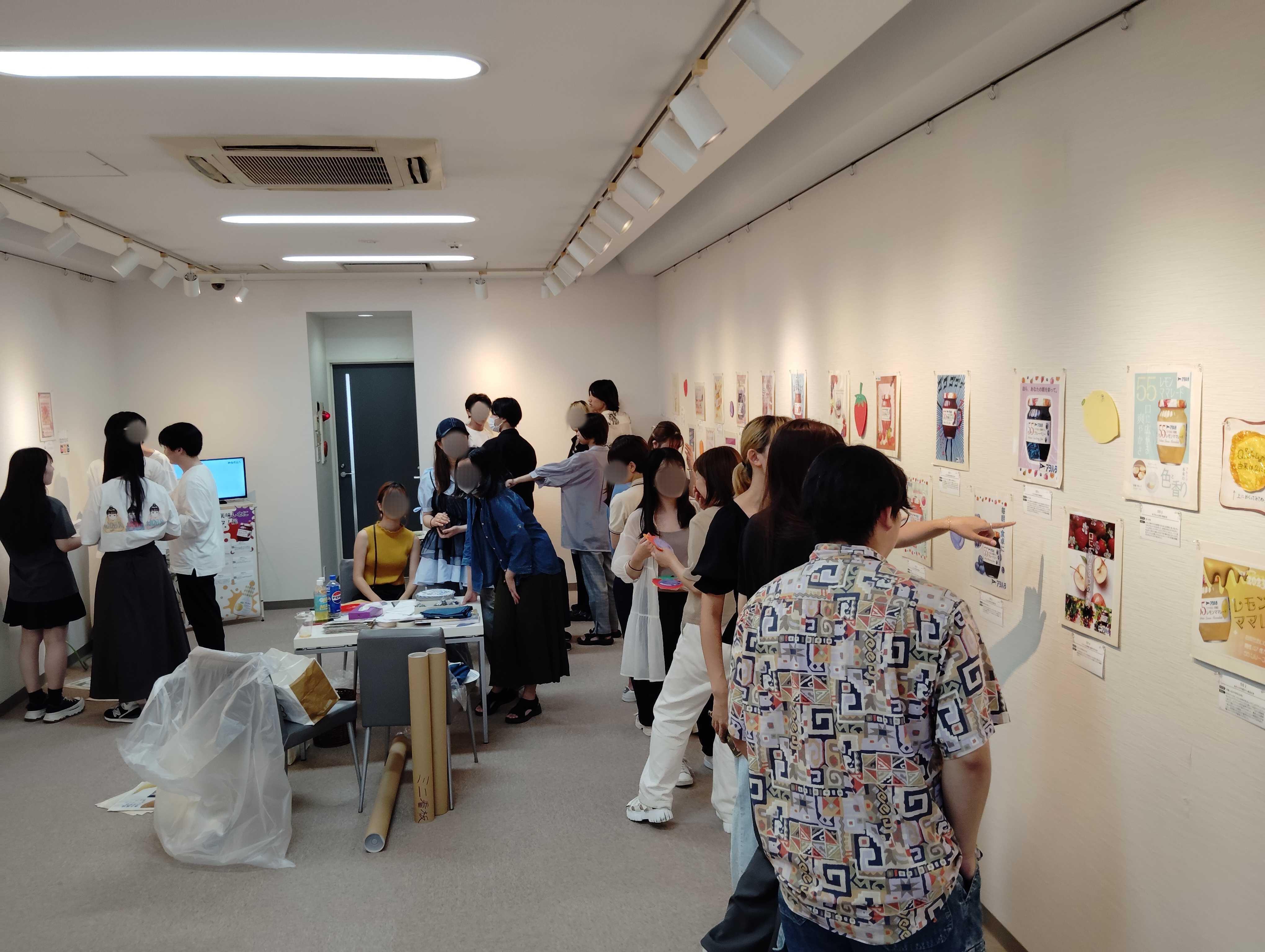 【近畿大学文化会広告研究会】令和6年度AD展を開催しました